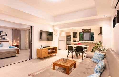 Anse de Lorient Villa | Caza Lili Luxury villa