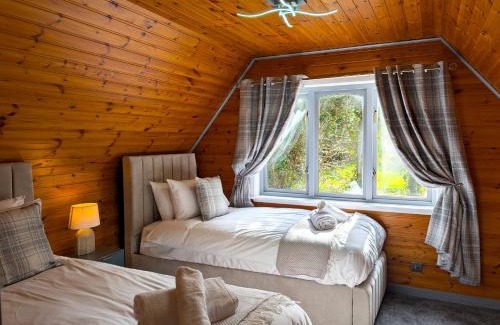 Almondbank Casa | Cear 2- Private Hot Tub- Perth-Pet Friendly Lodge