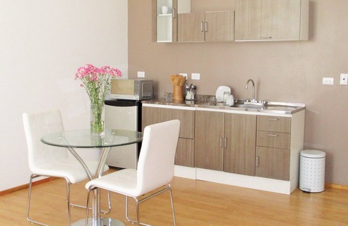 San Pedro Hotel | Cedar Cats Short Stay Apartments - Adults Only