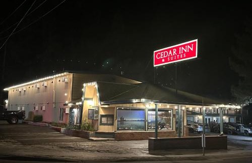 Lakeside Park Hotel | Cedar Inn & Suites