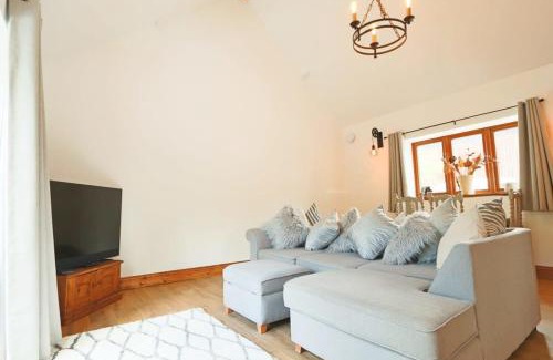 Olveston Casa | Cedar lodge - Hopewell