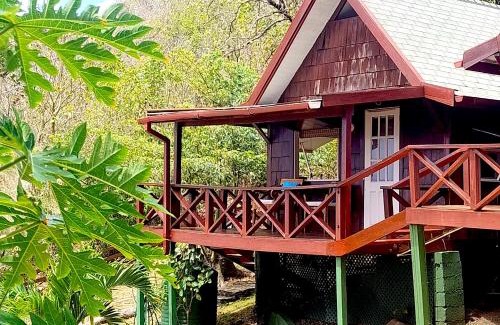 Mount Pleasant Bay Casa | Cedar Retreat Cottage