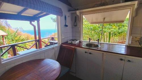 Mount Pleasant Bay Casa | Cedar Retreat Cottage