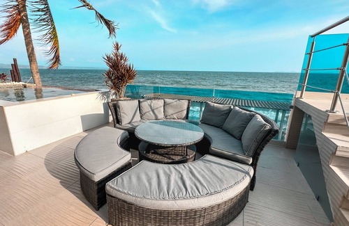 Puntarenas Casa | Casa Celajes ON THE BEACH w/Pool - Jacuzzi