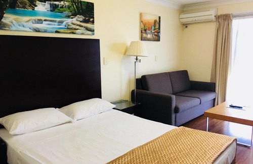 Oxley Hotel | Centenary Motor Inn