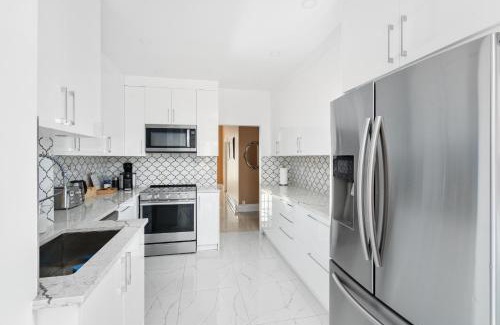 Lachine Villa | Centennial 6-Bedroom Waterfront Palace Sleeps 14