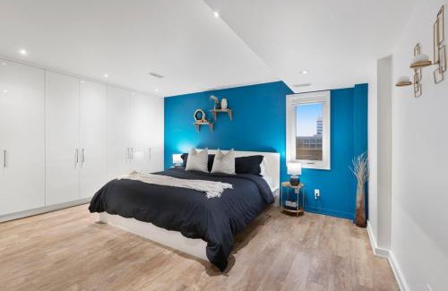 Downtown Apartamento | Central and Luxury 2BR Suite with Den & BBQ, Sleeps 6!