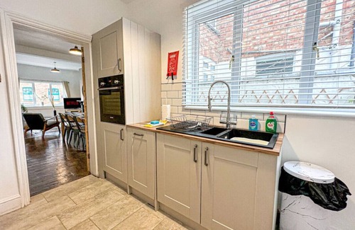 Northampton Casa | 🌟Central House - Free Parking + Pool Table + Wifi🌟