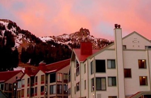 Kirkwood Apartamento | Central Location, 1BR + Loft Condo | Nearby Lifts