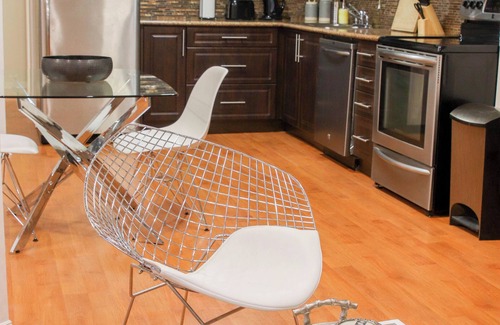 East Credit Apartamento | Central Mississauga Modern Apartment | Free Parking