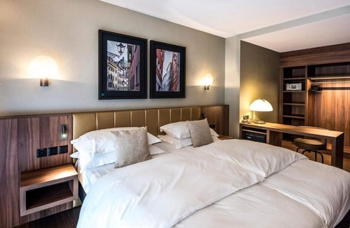 Old Town Hotel | Central Plaza Hotel