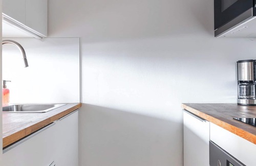 Lahti Apartamento | Central Studio Apartment with Balcony