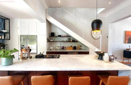 Cape Town City Centre Villa | Central Victorian with Stunning Views & Pool