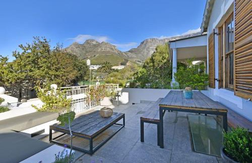 Cape Town City Centre Villa | Central Victorian with Stunning Views & Pool