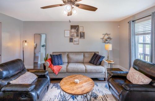 North Nashville Casa | Centrally Located Cozy Pet Friendly Cottage
