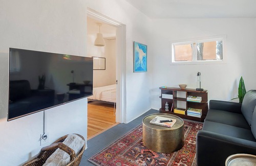 University Heights Casa | Centrally Located Remodeled Bungalow near Nob Hill, UNM, Hospitals & Film Studio