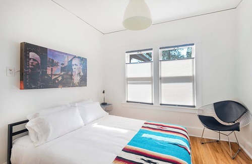 University Heights Casa | Centrally Located Remodeled Bungalow near Nob Hill, UNM, Hospitals & Film Studio