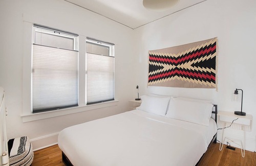 University Heights Casa | Centrally Located Remodeled Bungalow near Nob Hill, UNM, Hospitals & Film Studio