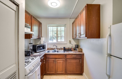 Newhall Condominio | Centrally Located San Jose Condo: 2 Mi to Downtown