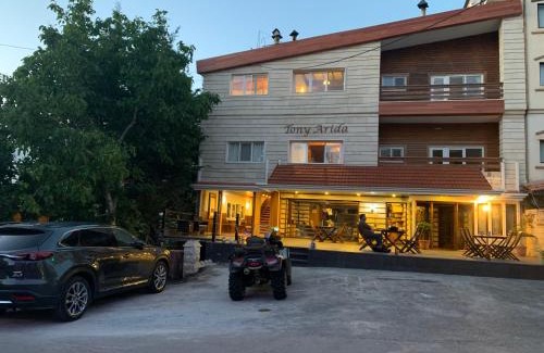 Al Arz Chalet De Esquí | CentreToni Arida