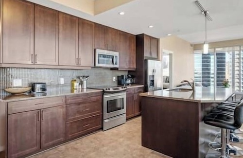 Victoria Park Apartamento | Cgy Tower Views | Mins to Saddledome | 2BR