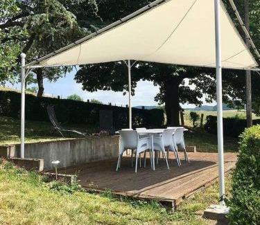 Bourg-de-Thizy Casa | Château de Laforest - Les Hébergements