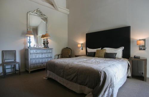 Uchaux Hotel | Château De Massillan
