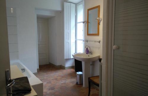 Seurre Casa | Château de Seurre No Boring People