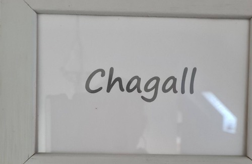 Theix-Noyalo Casa | Chagall room in a quiet farmhouse