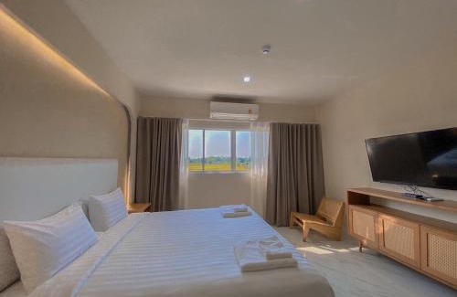 In Buri Hotel | Chaisaeng in the park