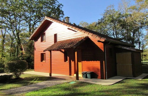 Lachapelle-Auzac Chalet De Esquí | Chalet de madera en los bosques del valle del Dordoña