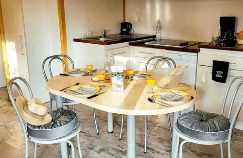 Saint-Denis-d'Oleron Chalet De Esquí | Chalet 2 étoiles - Piscine - eebbi0