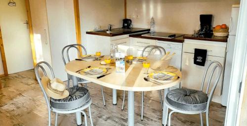 Saint-Denis-d'Oleron Chalet De Esquí | Chalet 2 étoiles - Piscine - eebbhi