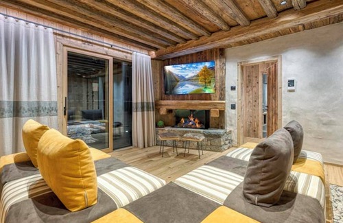 Livigno Chalet De Esquí | Chalet "Akchalet Akon" con vistas a la montaña, piscina interior climatizada y Wi-Fi