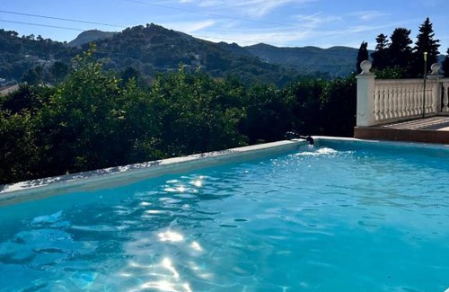 Alzira Chalet De Esquí | Chalet avec piscine et orangers