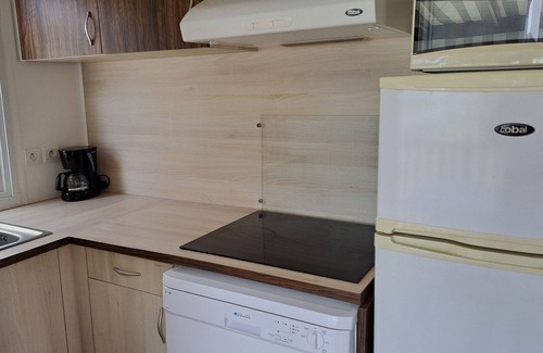 Burinhosa Chalet De Esquí | Chalet 'Bungalow T3 V - 15 Min From Nazaré' con piscina compartida, terraza y aire acondicionado