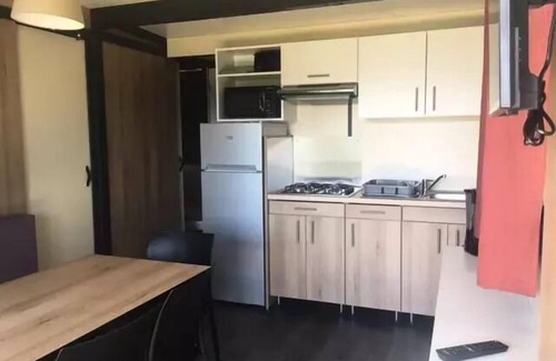 Rosans Chalet De Esquí | Chalet Comfort "Noumea" + CLIM 25m2 (Modell 1) - 2 Schlafzimmer + 12m2 überdachte Terrasse + TV 5 Personen