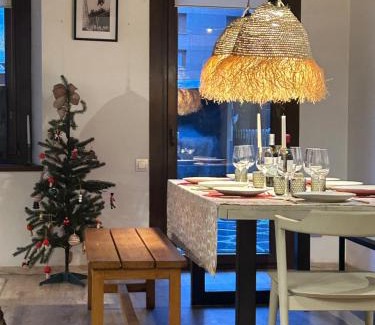 Vielha Chalet De Esquí | Chalet con encanto Jardín y Parking Privado