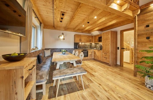 Kolling Chalet De Esquí | Chalet Dirndl und Buam