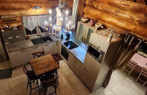 Montmurat Chalet De Esquí | CHALET EN RONDINS AVEC SPA - 5 personnes