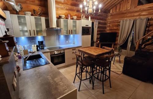 Montmurat Chalet De Esquí | CHALET EN RONDINS AVEC SPA - 5 personnes