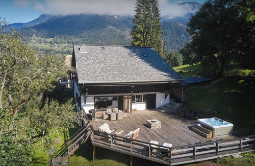 Saint-Jean-dʼAulps Chalet De Esquí | Chalet Fleur d'Aulps - Secluded holiday for 12 with spa - OVO Network