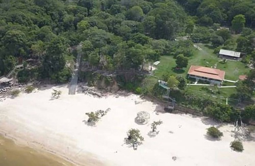 Santarem Chalet De Esquí | Chalet Juquiri, integrated into nature.