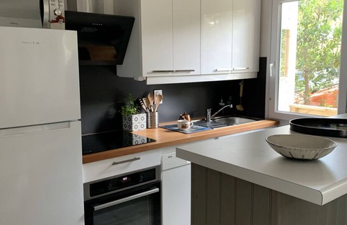 Le Porge Apartamento | Apartamento-Baño en la habitacion-Vista al bosque