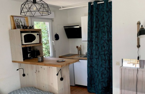 Le Porge Apartamento | Apartamento-Baño en la habitacion-Vista al bosque