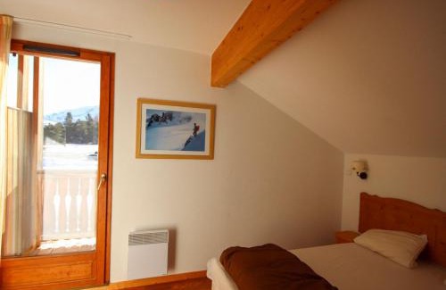 Saint-Etienne-en-Devoluy Chalet De Esquí | Chalet Mitoyen 3 Pièces 6 Pers. avec Terrasse et Piscine Chauffée - Superdevoluy - FR-1-504-477