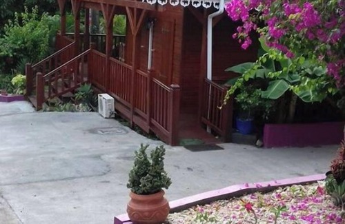 Grande-Terre Chalet De Esquí | Chalet Muscade with sea view