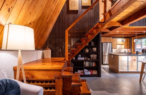 Orford Chalet De Esquí | Chalet Norwegian , Turn Key Amenities + Pet Friendly + Hi Speed WiFi