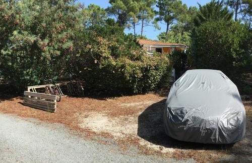 Le Porge Chalet De Esquí | Chalet orange naturiste la Jenny