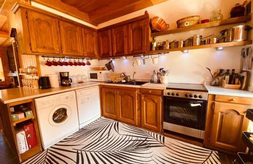 Samoens Chalet De Esquí | Chalet Savoyard avec Cheminée et Parking à Samoëns - FR-1-624-80